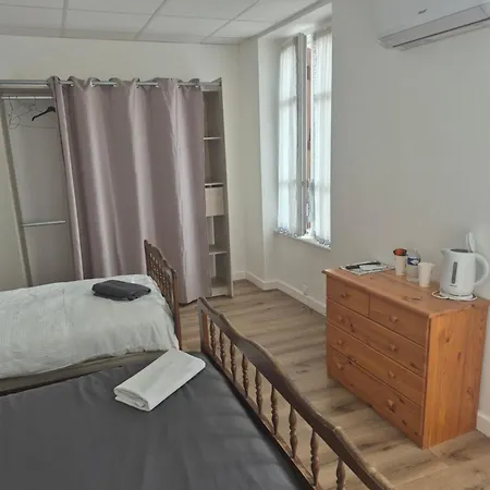 Du Centre Bed & Breakfast *